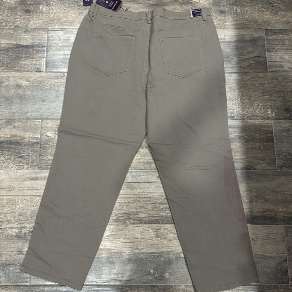 Jeans - Picture 4 of 5
